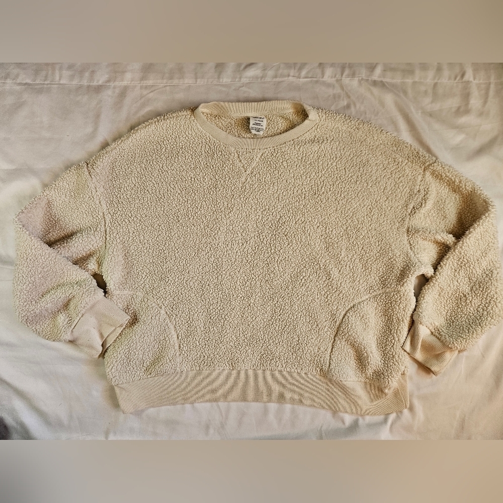 Pink Victoria's Secret Womens Cream Fuzzy Long Sleeve Sleepwear Sweater Size L